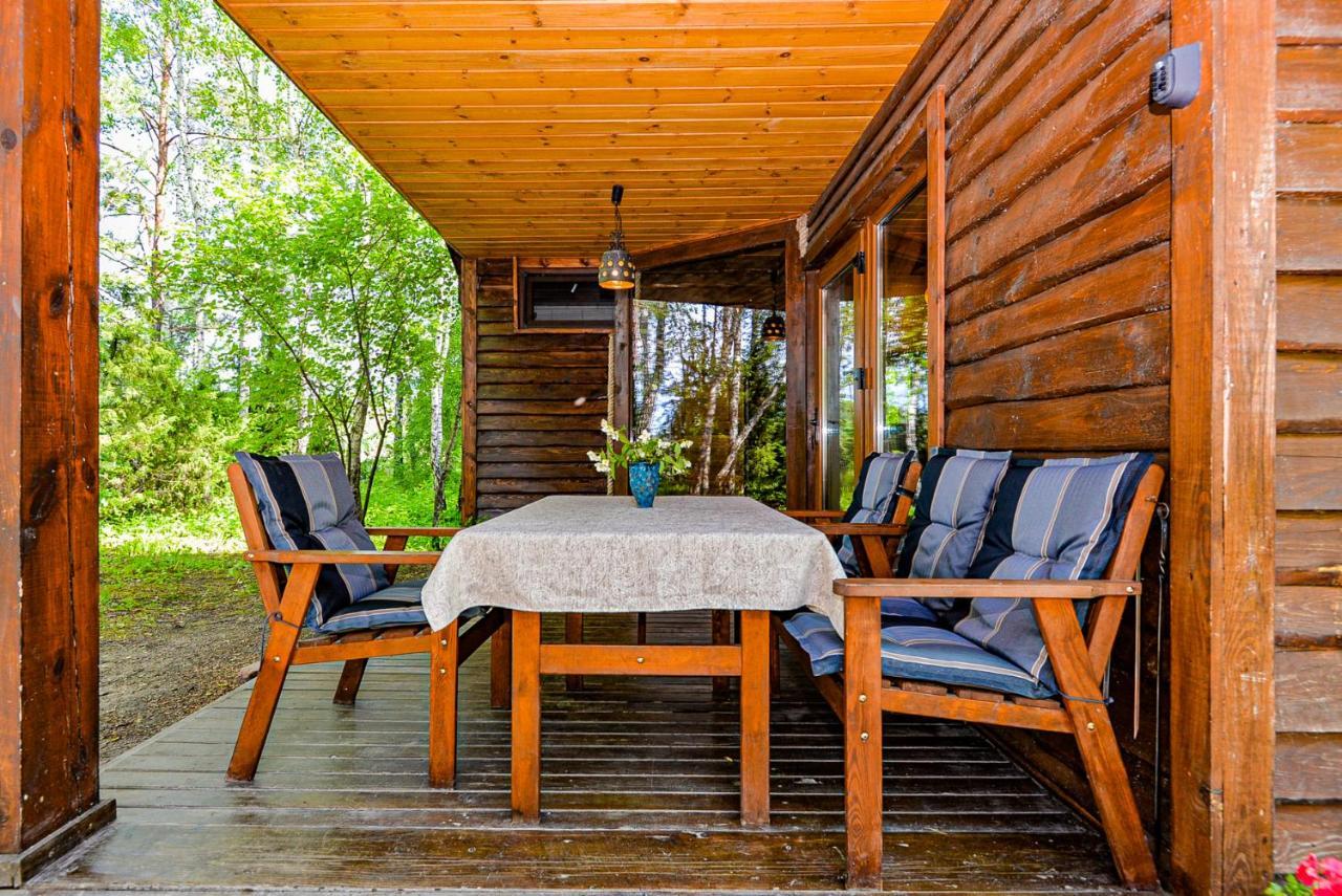 Berzu Namelis - Birch Cabin Kutsyuny エクステリア 写真